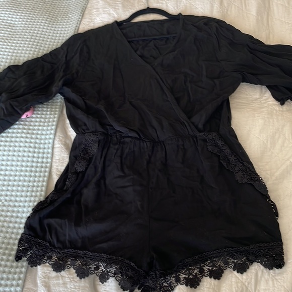 Black romper-lace trim 3/4 sleeve - Picture 2 of 2